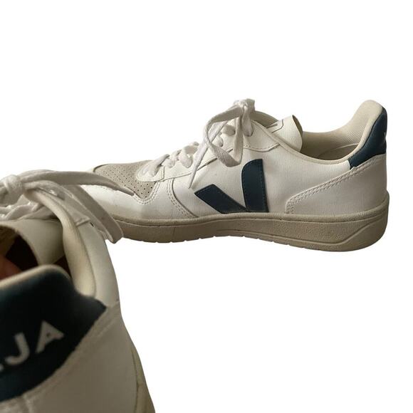 Veja Men’s V-90 Leather White Nautico Trainers Size 8 main image 4